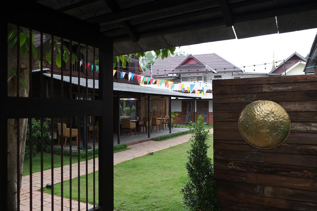 Monday Moon Apartment Chiang Mai Exterior photo